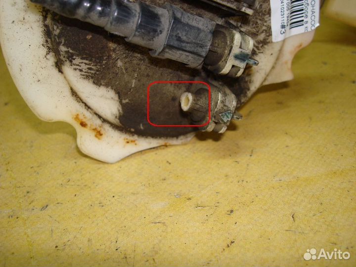 Бензонасос Nissan Cefiro A33