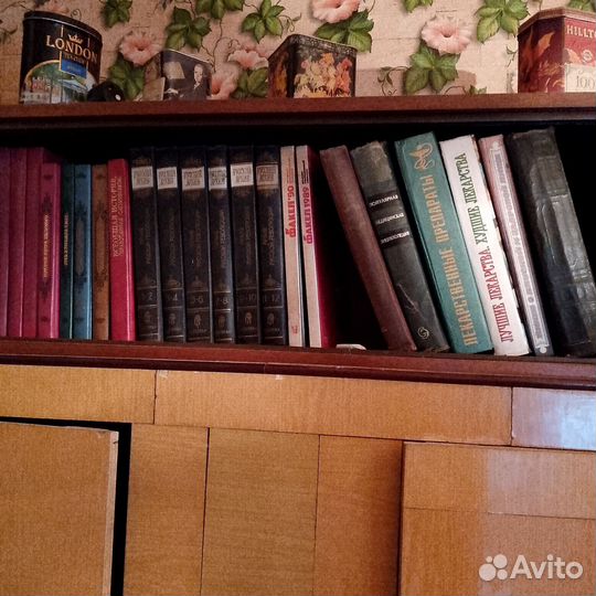 Книги в ассортименте