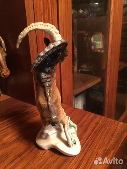 Статуэтка горного козла