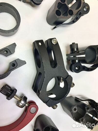 Хомут для рулевой стойки для электросамоката