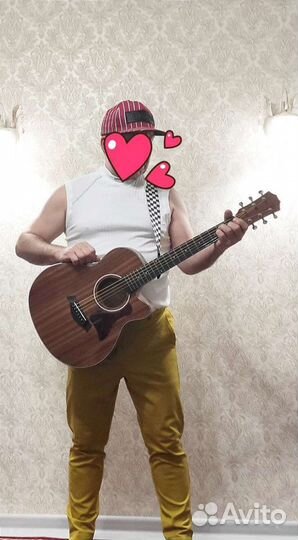 Акустическая гитара Taylor