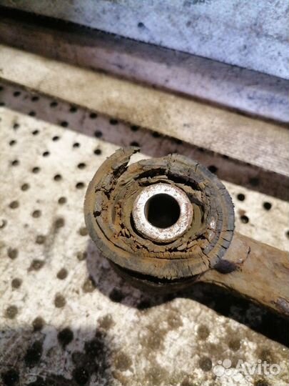 Тяга реактивная Mazda Xedos 9