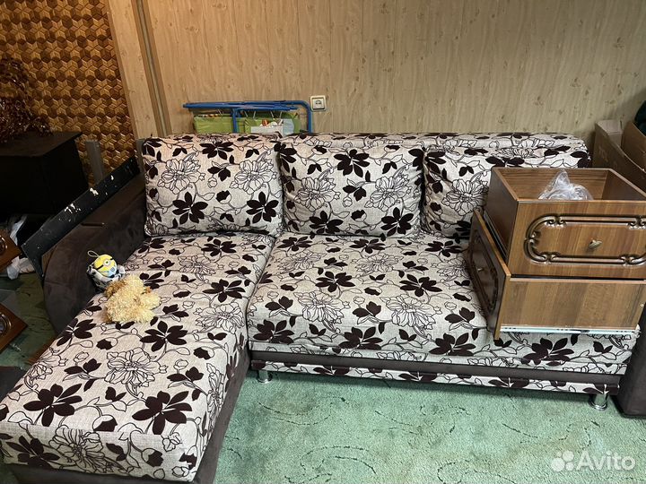 Диван угловой