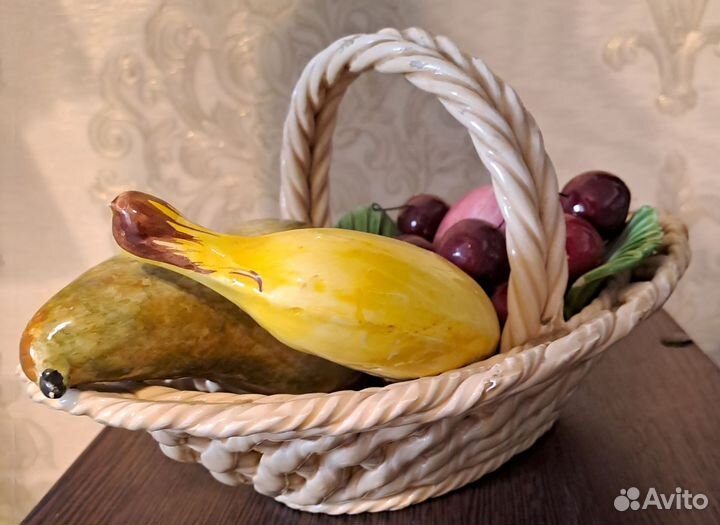 Ваза с фруктами