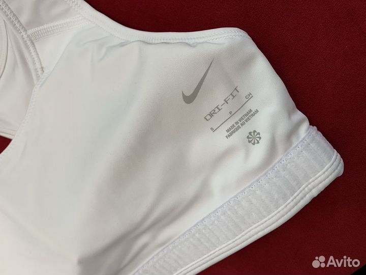 Спортивный топ Nike Swoosh Dri-Fit Bra оригинал