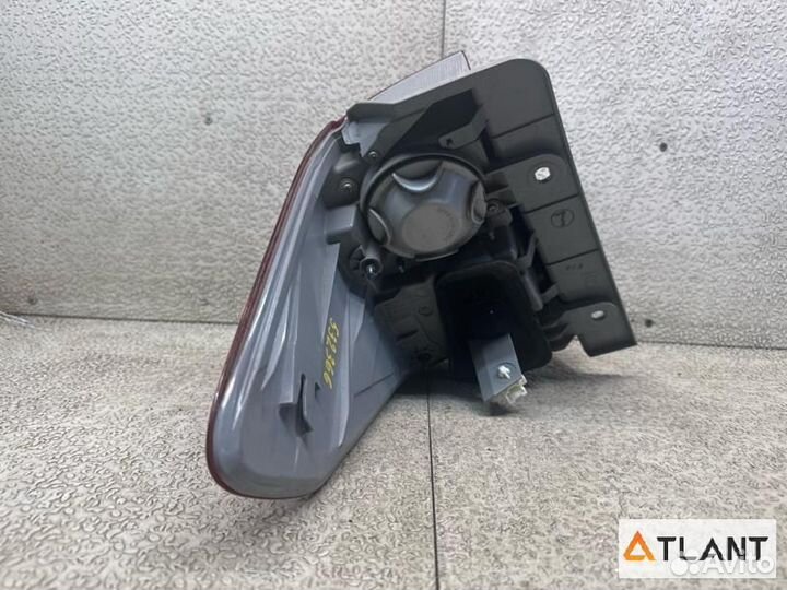 Стоп-сигнал задний правый toyota alphard