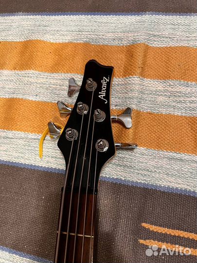 5 струнная активная бас гитара Alvarez