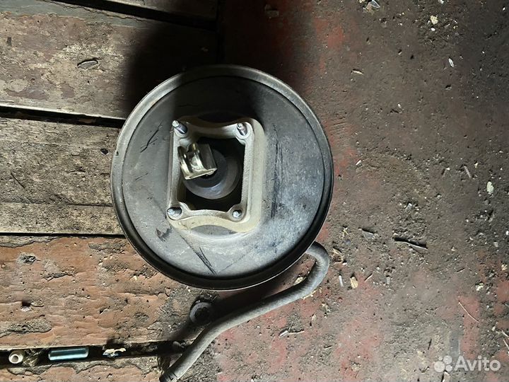 Вкуумный усилитель тормозов