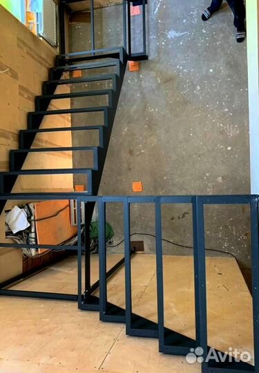 Обшивка ступеней Дубом