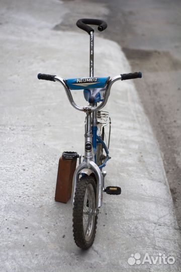Детский велосипед Космос с родительской ручкой