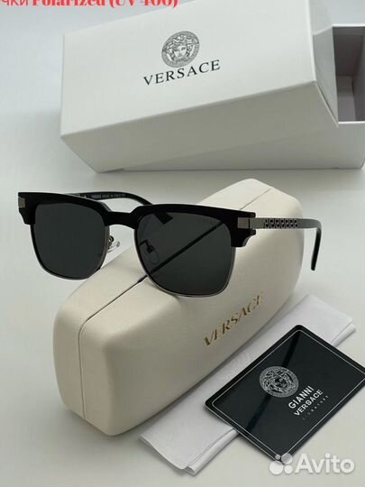 Солнцезащитные очки versace