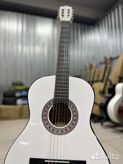 Гитара Belucci с чехлом