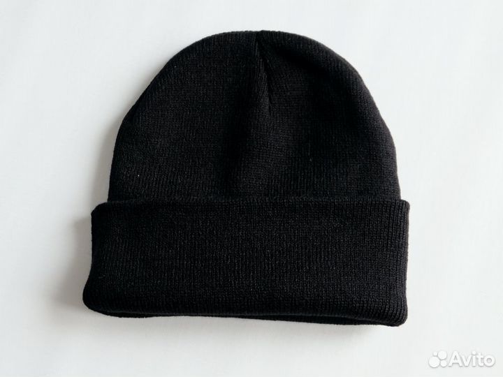 Вязаная шапка с отворотом, черная