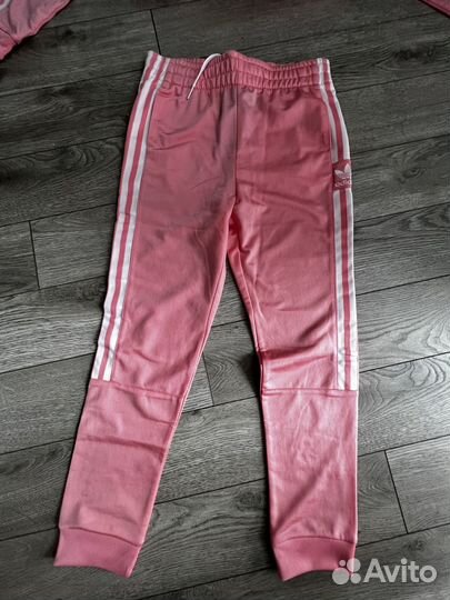 Спортивный костюм adidas для девочек