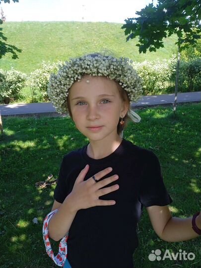 Венок на голову и браслет на руку из цветов