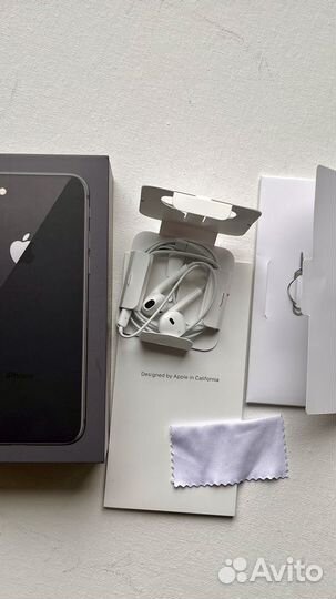 iPhone 8, 64 ГБ