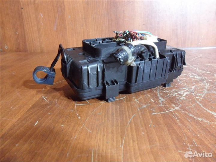 Блок предохранителей 38250scvj01 Honda Element YH2