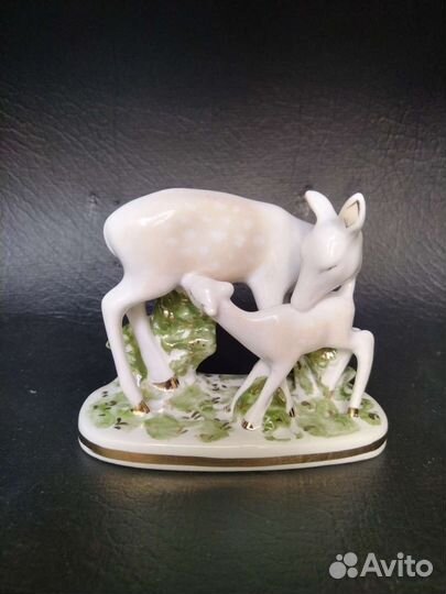 Статуэтка Олень с олененком