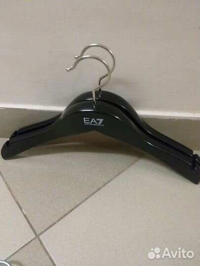 Плечики EA7(Emporio Armani), AX(Armani Exchanges)