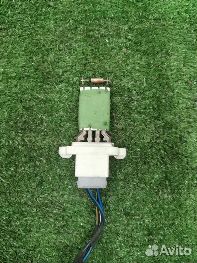 Реле включения вентилятора Ford Focus 2 универсал