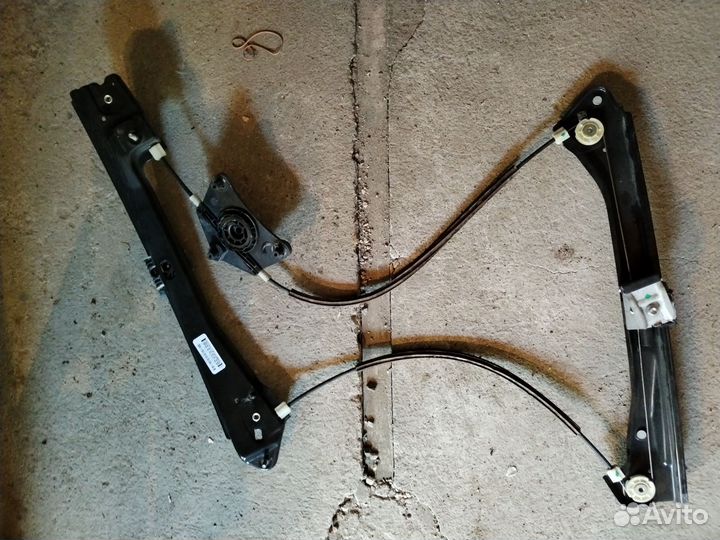 Стеклоподъемный механизм