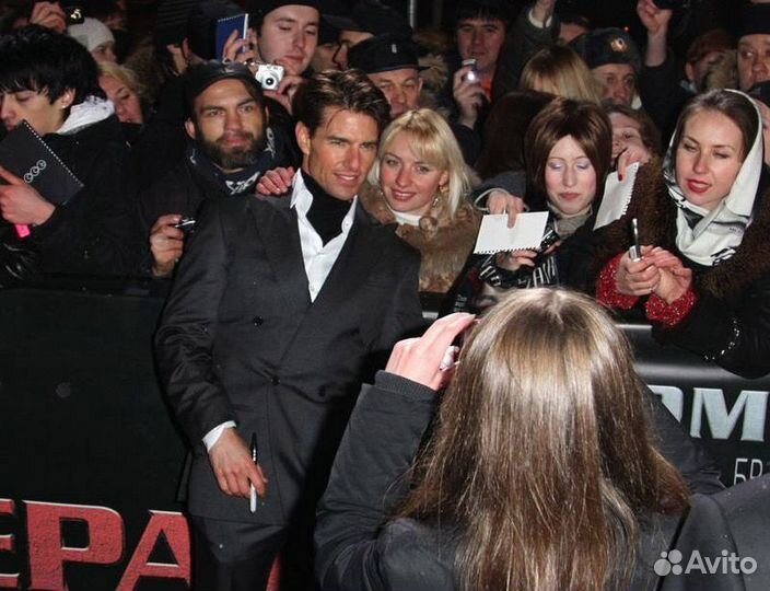 Автограф Тома Круза на эмблеме шевроне Top Gun