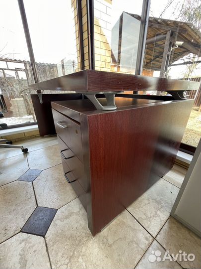 Стол офисный