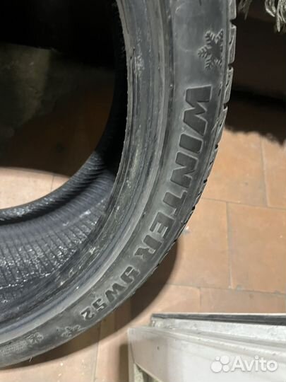 Jinyu YW52 275/35 R19