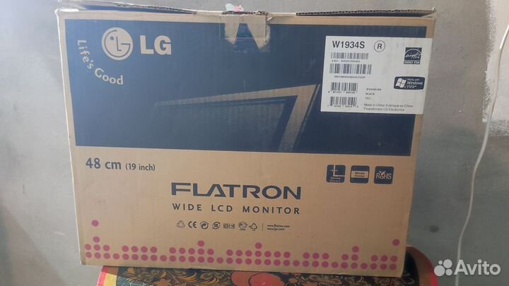 Монитор для компьютера LG Flatron 48 см