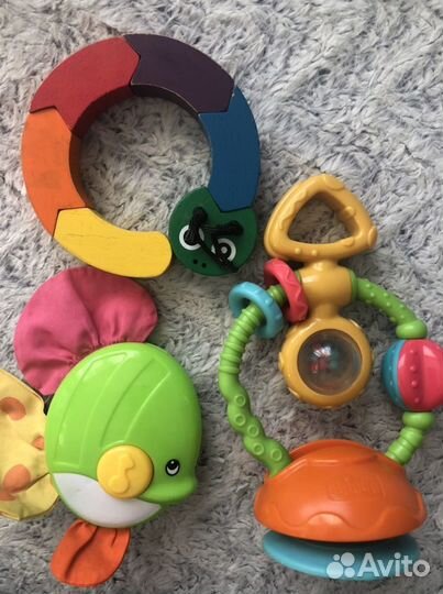 Игрушки для малышей пакетом