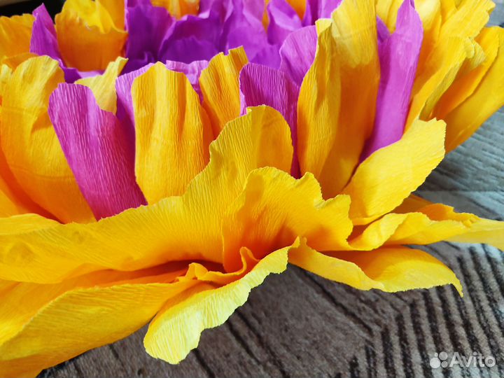 Фотозона Цветок из гофрированной бумаги