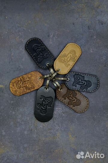 Брелки из кожи с лошадкой