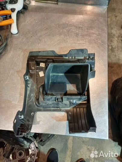 Бардачок левый VW Jetta 5