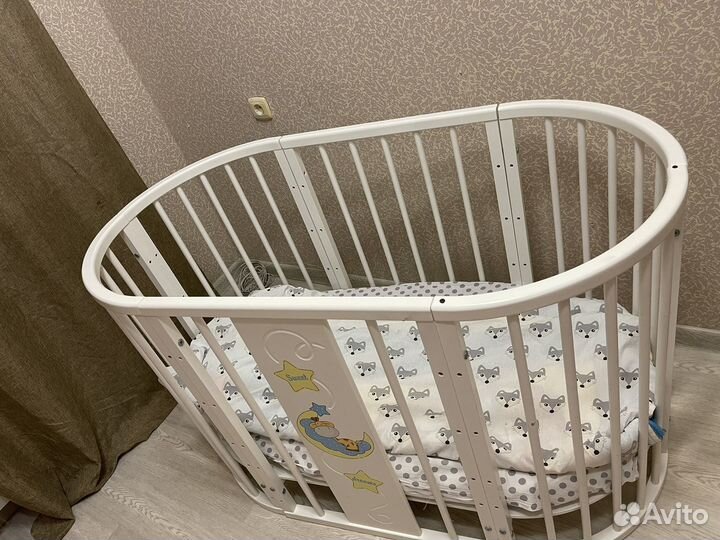 Детская кроватка с маятником овальная