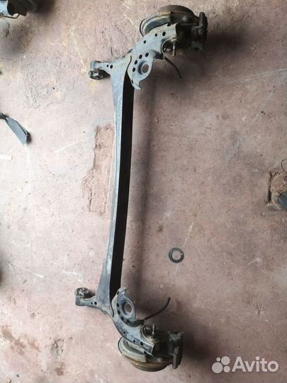 Балка подвески toyota passo kgc30 1kr-fe