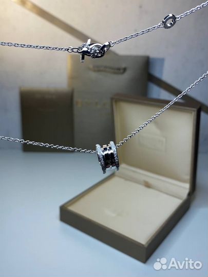 Золотой кулон Bulgari B.Zero1