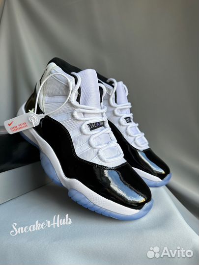 Nike Air Jordan 11 retro concord