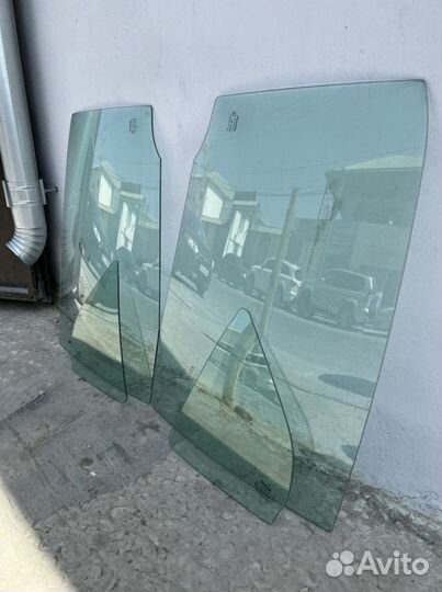 Стекла задние Toyota Camry v70 оригинал
