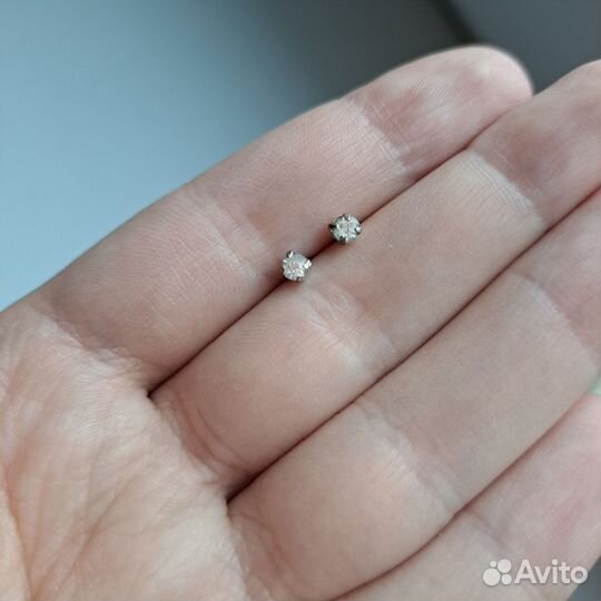 Серьги в подарочной упаковке