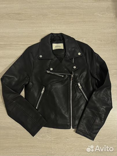 Кожаная куртка stradivarius