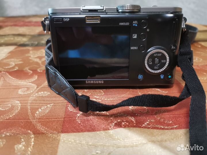 Фотокамера Samsung NX100