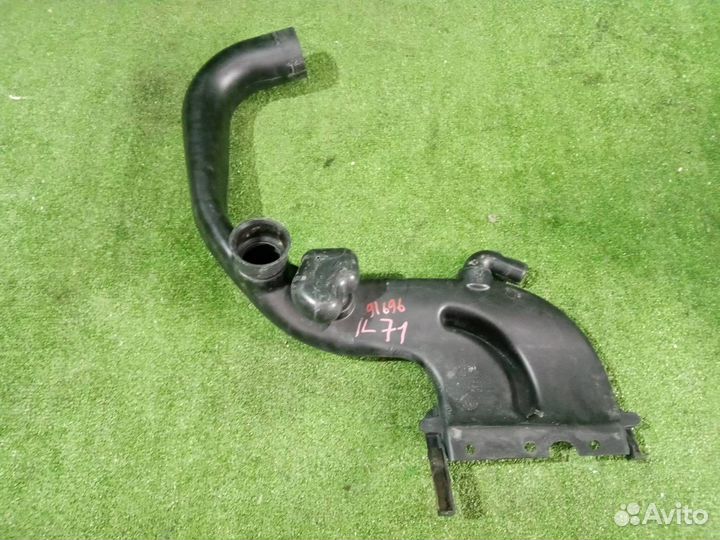 Воздухозаборник Nissan X-Trail NT31 MR20DE