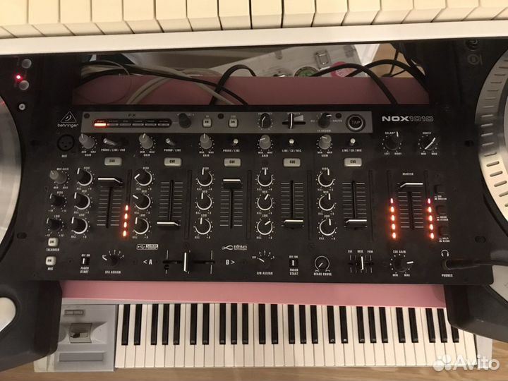 Dj Микшерный пульт behringer nox 1010