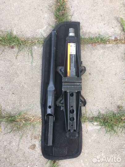 Домкрат винтовой