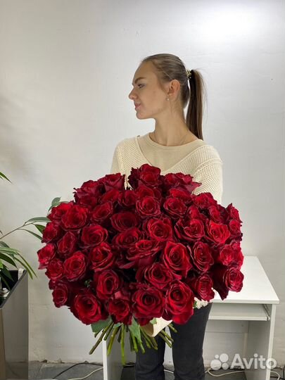 Букет красных роз сорта эксплорер