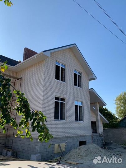 Белый облицовочный кирпич