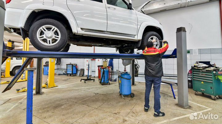 Автослесарь и Специалист по замене масла