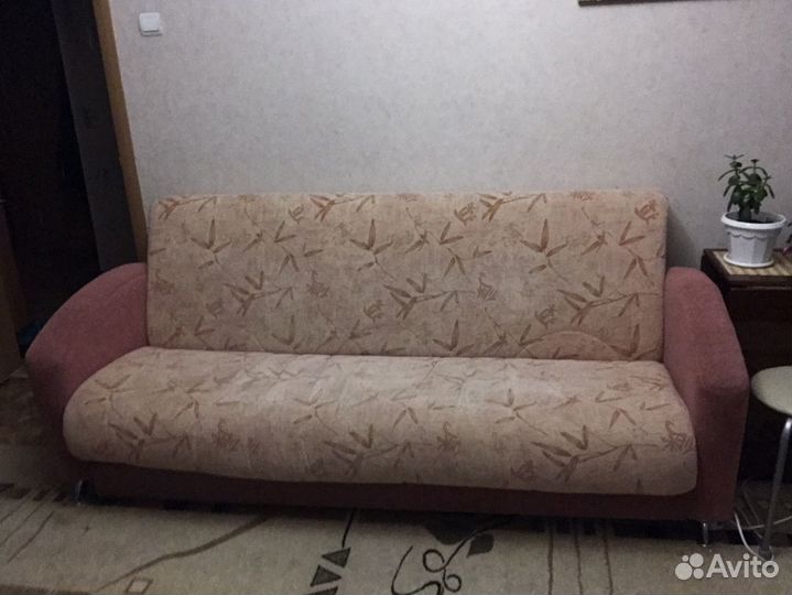 Диван