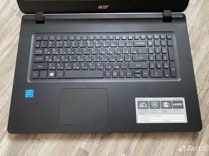 Acer Aspire ES1-732-P665