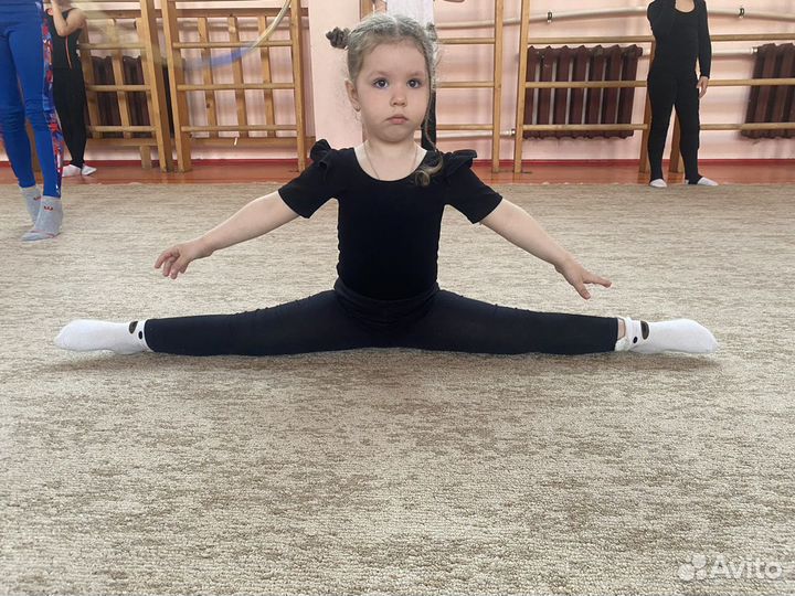 Тренер по художественной гимнастике